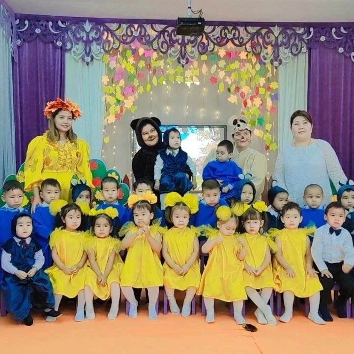 "Қош келдің, Алтын күз" ортаңғы "Айгөлек" тобы